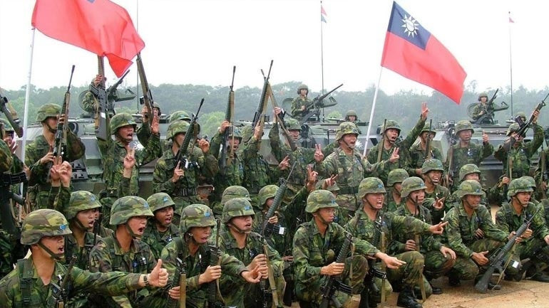 Ο Τραμπ πουλάει όπλα στην Ταϊβάν προκαλώντας δυσφορία στην Κίνα